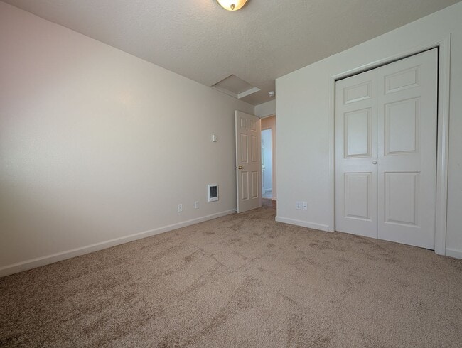 Building Photo - 5949 Aster St