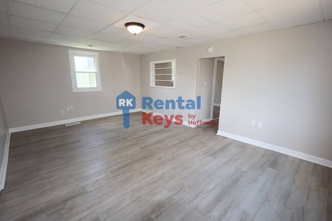 Building Photo - 3023 Claremont Ave