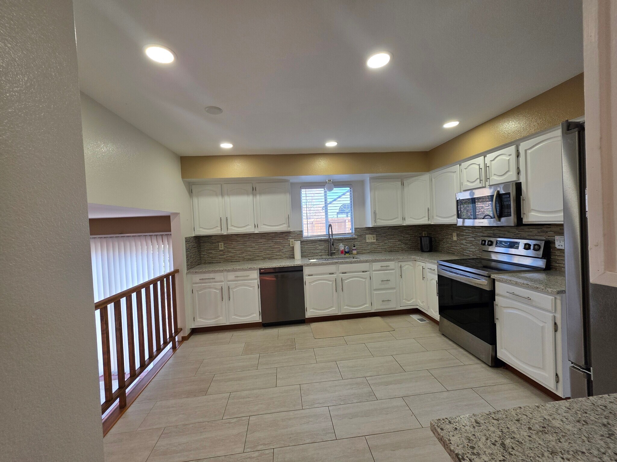 Building Photo - 7664 Halleys Dr