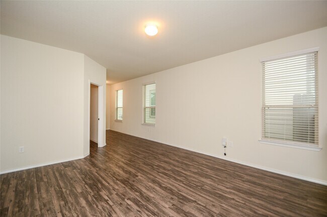 Building Photo - 4414 Iron Horse Dr