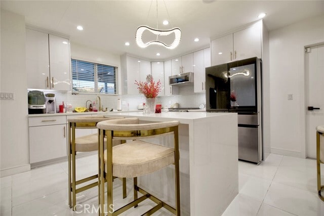 Building Photo - 10263 Strathern St