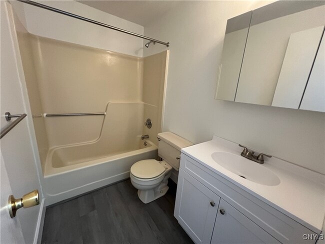 Building Photo - 47 W Utica St