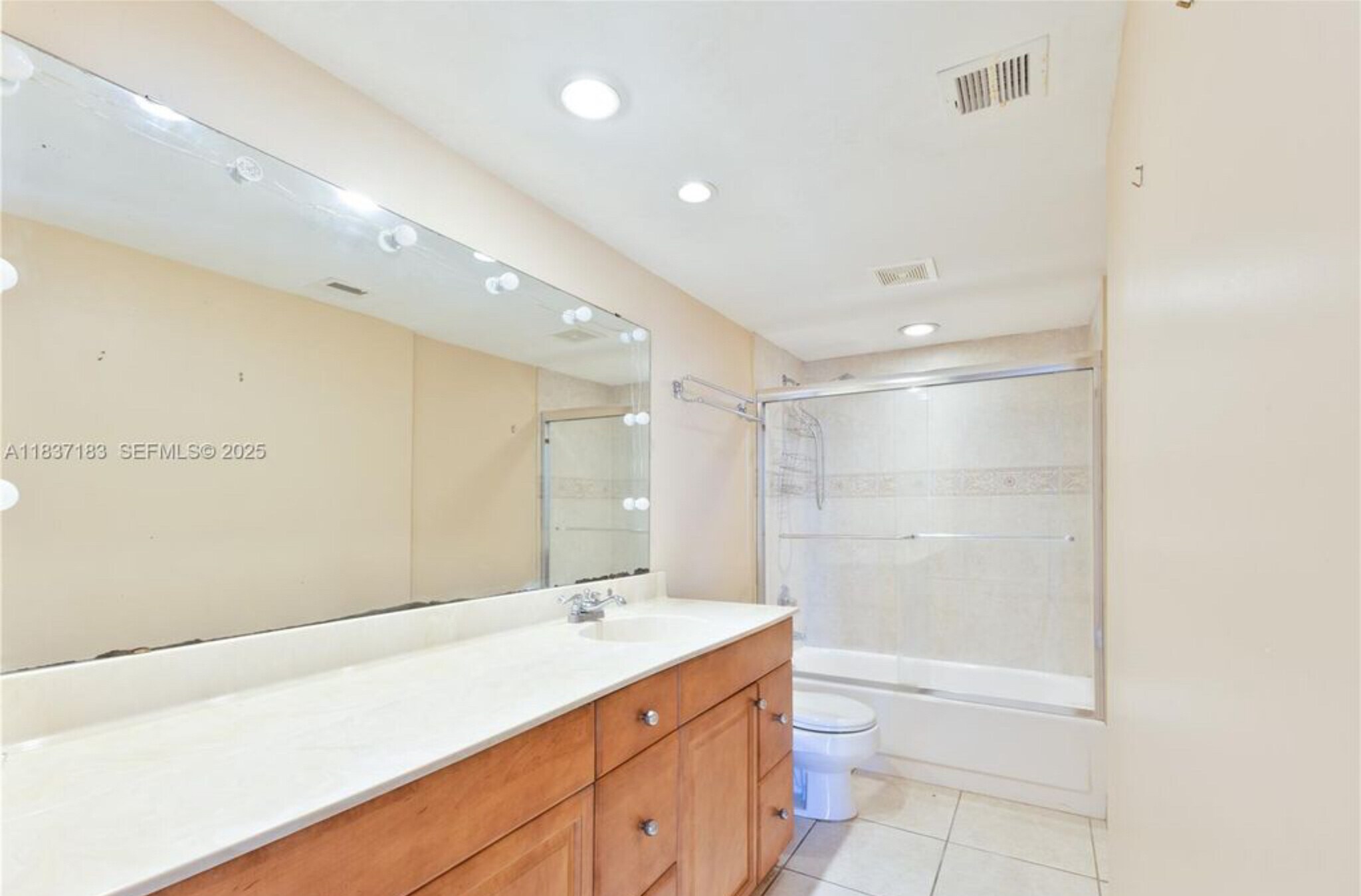 Building Photo - 20379 W Country Club Dr