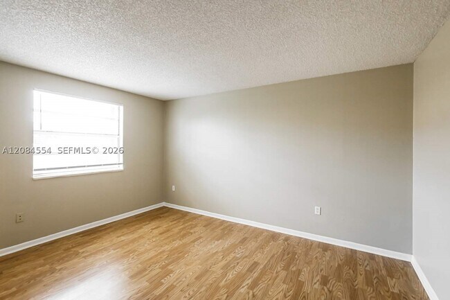 Building Photo - 13995 Langley Pl