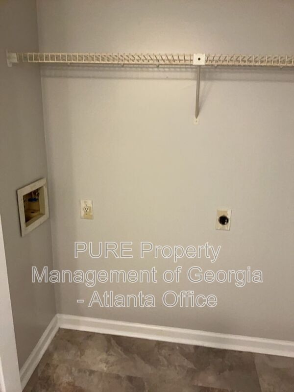 Building Photo - 1916 Cheatham Woods Dr SW