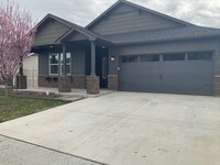 Building Photo - Beautiful Trident Ridge Subdivision Home