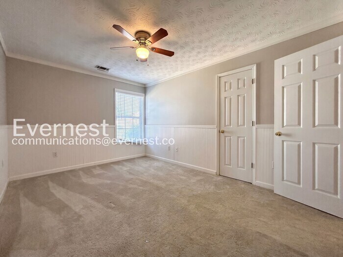 Building Photo - 2545 Waterstone Way