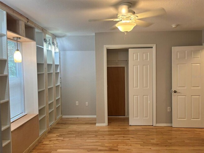 Building Photo - 4390 NE 140th Ct