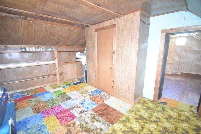 Building Photo - 2 Bedroom Home For Rent in The County!