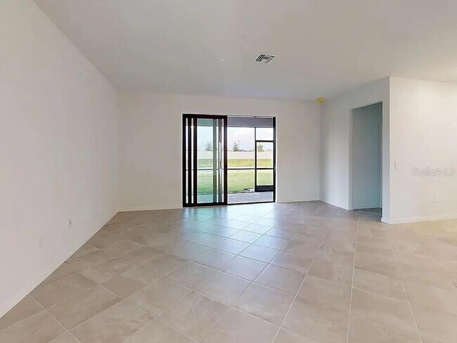 Building Photo - 2017 Gardenia Ave