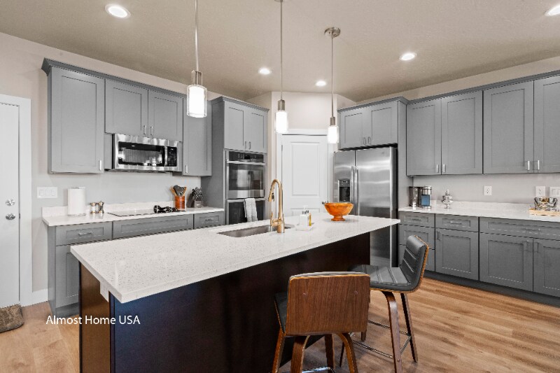 Building Photo - 572 Lewski Ln