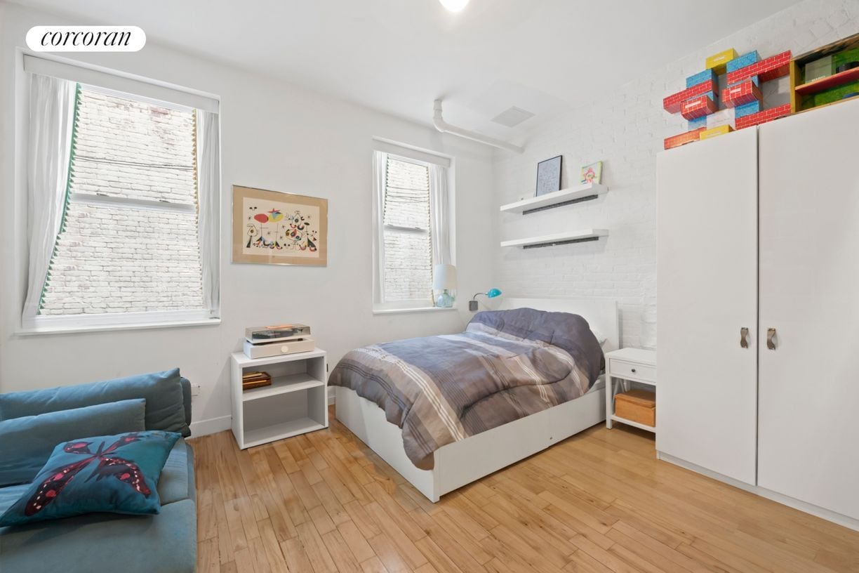Building Photo - 363 Greenwich St