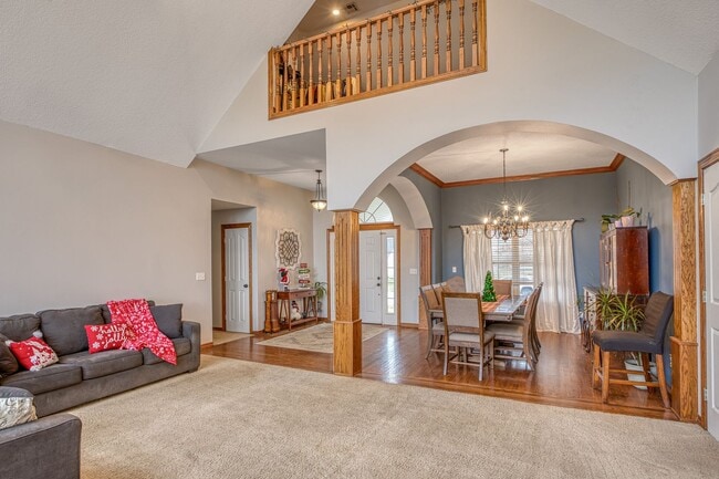 Building Photo - Highly desirable home in Briarbrook