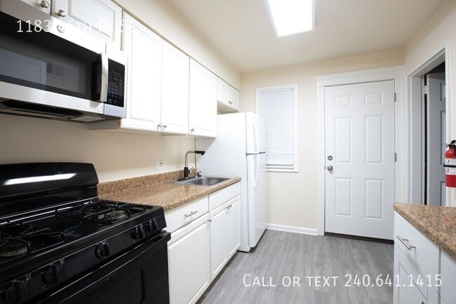 Building Photo - 1183 46th Pl SE