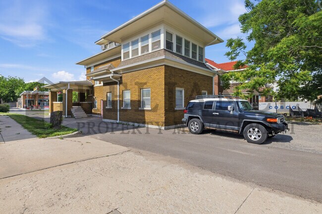 Building Photo - 3422 E Douglas Ave