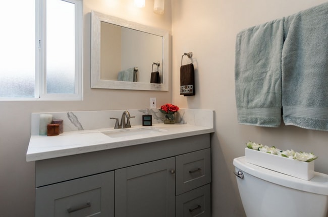 Building Photo - Completely renovated 1 bed, 1 bath house with yard