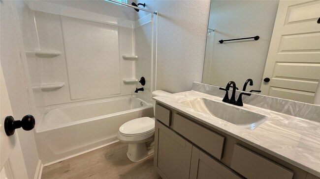 Building Photo - 3418 Lago Norence Dr