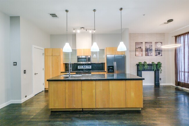 Building Photo - 5710 Winsome Ln