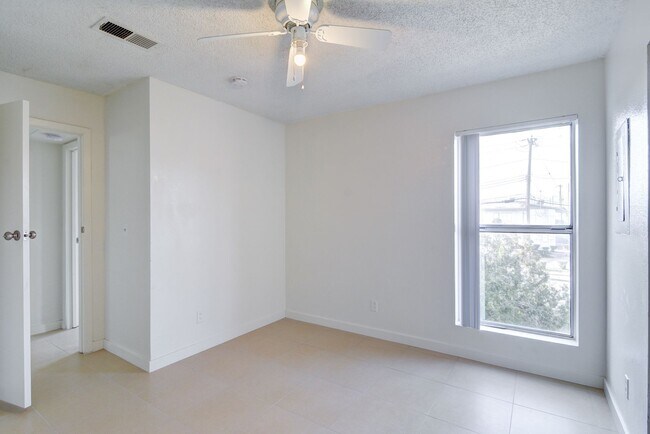 Building Photo - 2981 Country Manor Ln