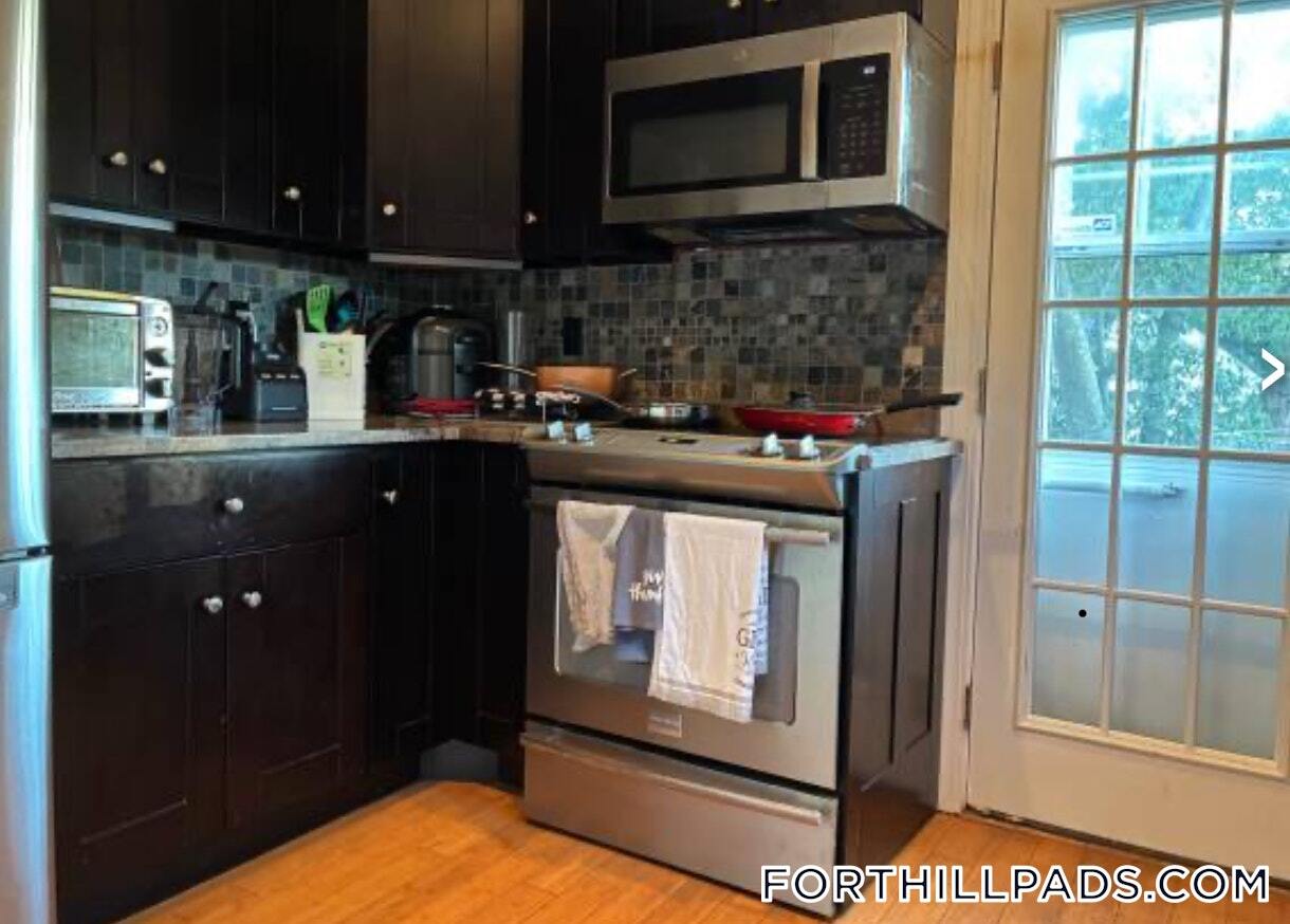 Building Photo - 88 Cedar St