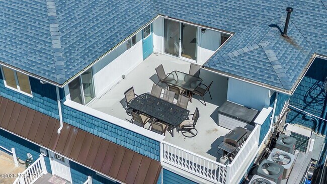 Building Photo - 65 Grand Central Ave