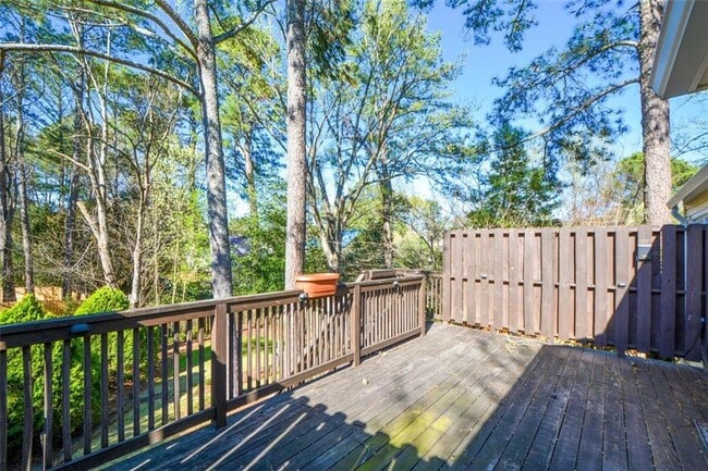 Building Photo - 115 Arborfield Way