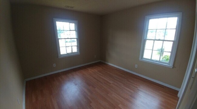 Building Photo - 6005 Dickson Rd