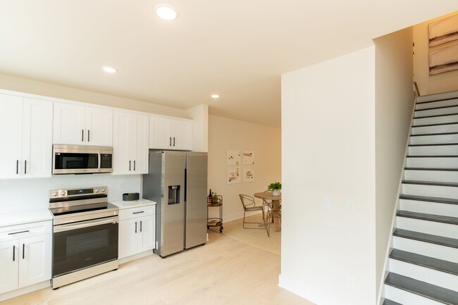 Building Photo - BRAND NEW 2BR North Shore