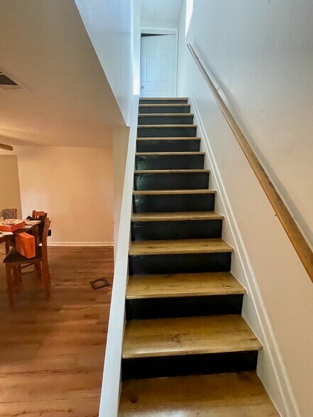 Building Photo - 307 Walnut St