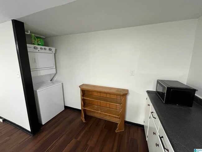 Building Photo - 3637 Elmore Dr