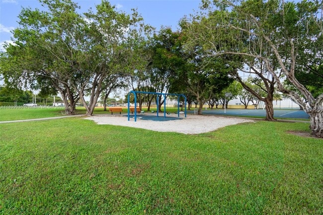 Building Photo - 9405 SW 76th St