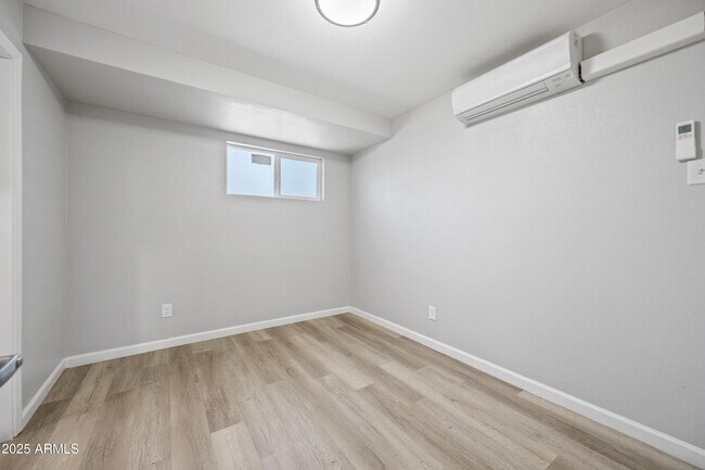 Building Photo - 3025 N 32nd St