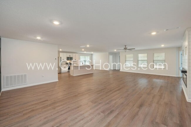 Building Photo - 6705 Sarah Ann Way