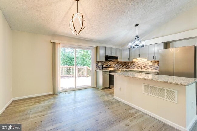 Building Photo - 18304 Swan Stream Dr