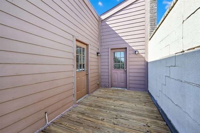 Building Photo - 11280 Braes Forest Dr