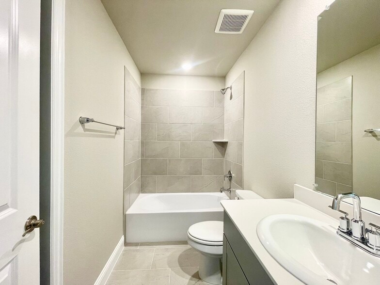 Building Photo - 1203 Mahogany Dr