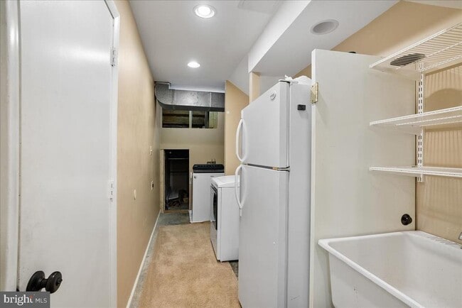 Building Photo - 8316 Linden Oaks Ct