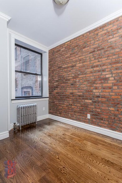 Building Photo - 326 E 35th St