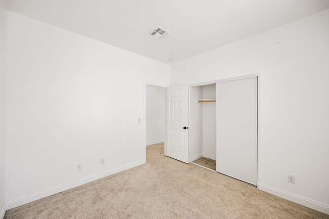 Building Photo - Welcome Home!  One Store Home