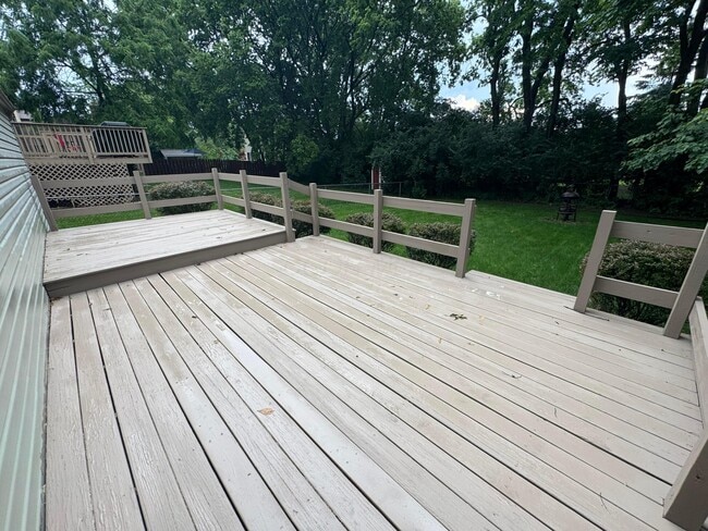 Building Photo - 2975 Stillmeadow Dr