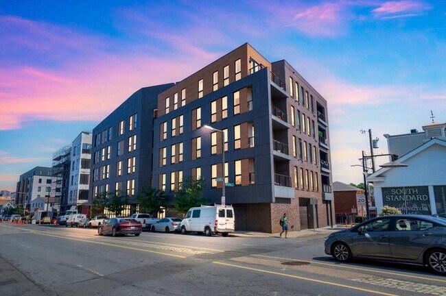 Building Photo - 232 Old Colony Ave