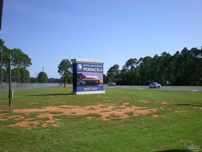 Building Photo - 11606 Chanticleer Dr