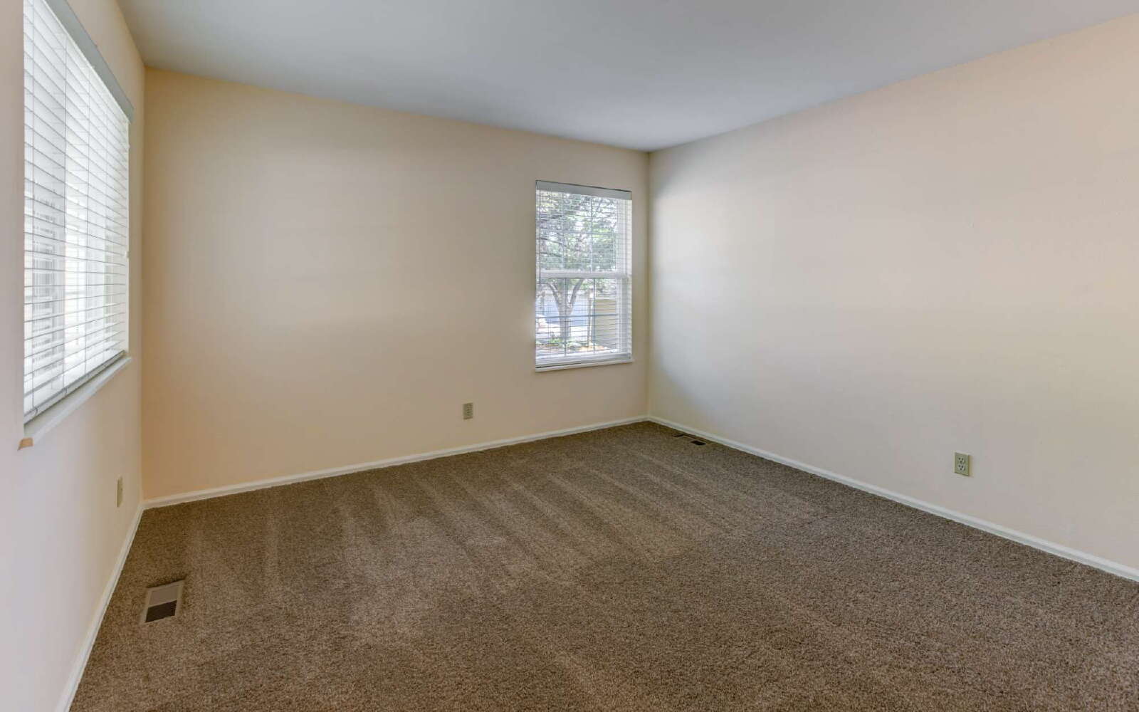 Building Photo - Prime Location Near Fort Carson – Townhome...