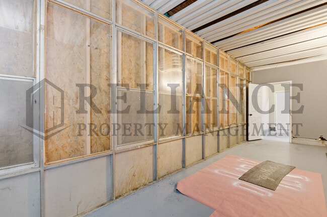 Building Photo - 3123 W Douglas Ave
