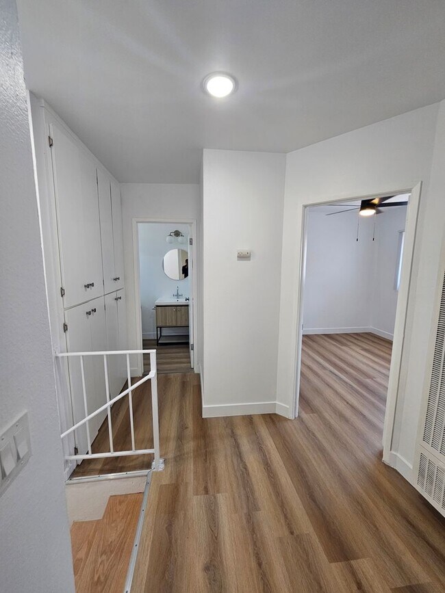 Building Photo - 245 E Ave 38