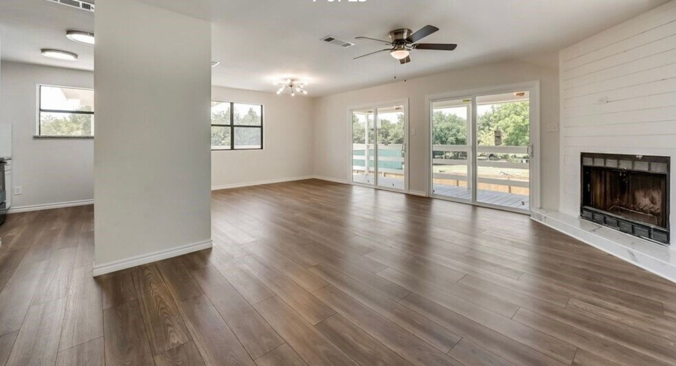 Building Photo - 17235 Lake Ray Hubbard Dr