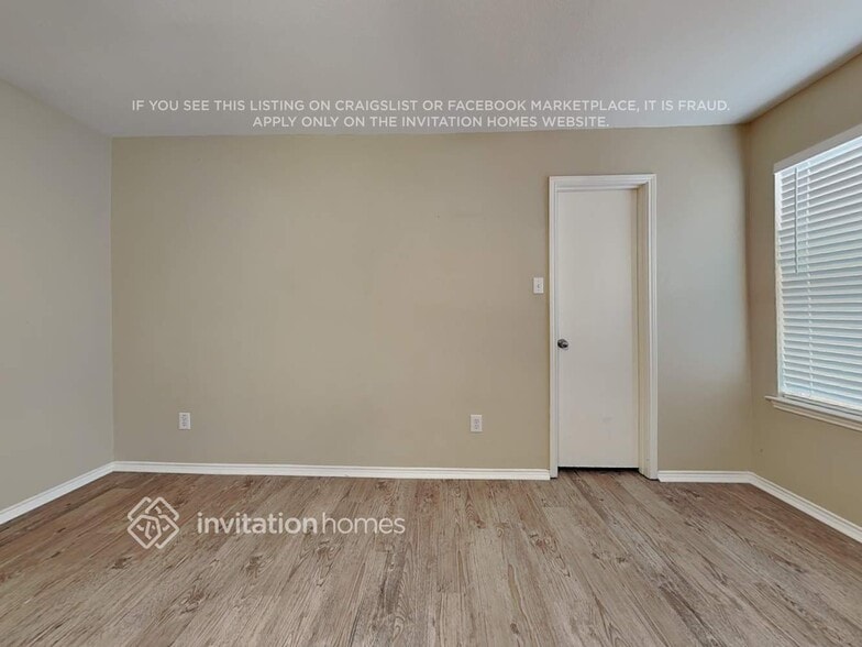 Building Photo - 1852 Village Park Trail