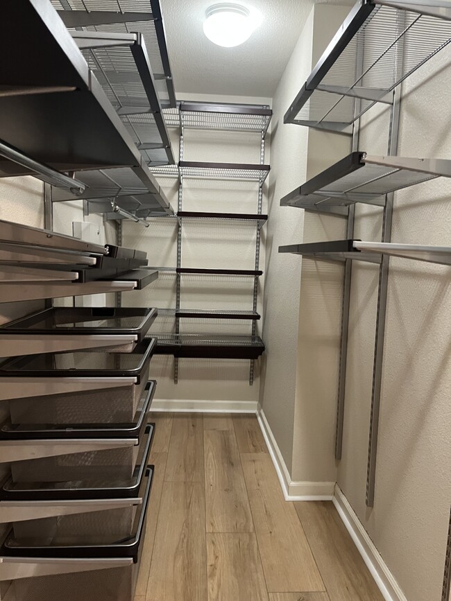 Building Photo - 1751 Barney Ave