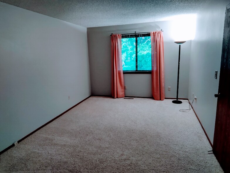 Building Photo - 5673 Brandlwood Ct