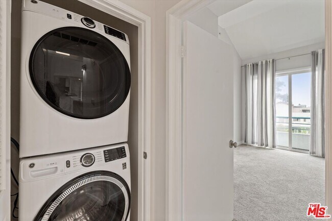 Building Photo - 12773 Caswell Ave